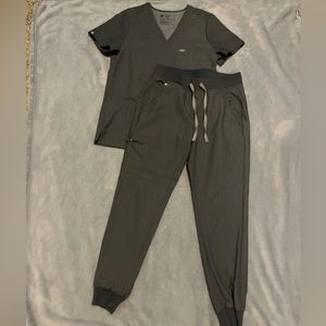 Figs scrub set Size Small (Catarina Top, Zamora Bottom)